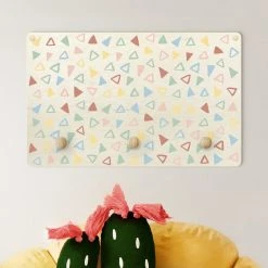 WallArt Kindergarderobe Holz - Gezeichnete Pyramiden Bunt In Bunt